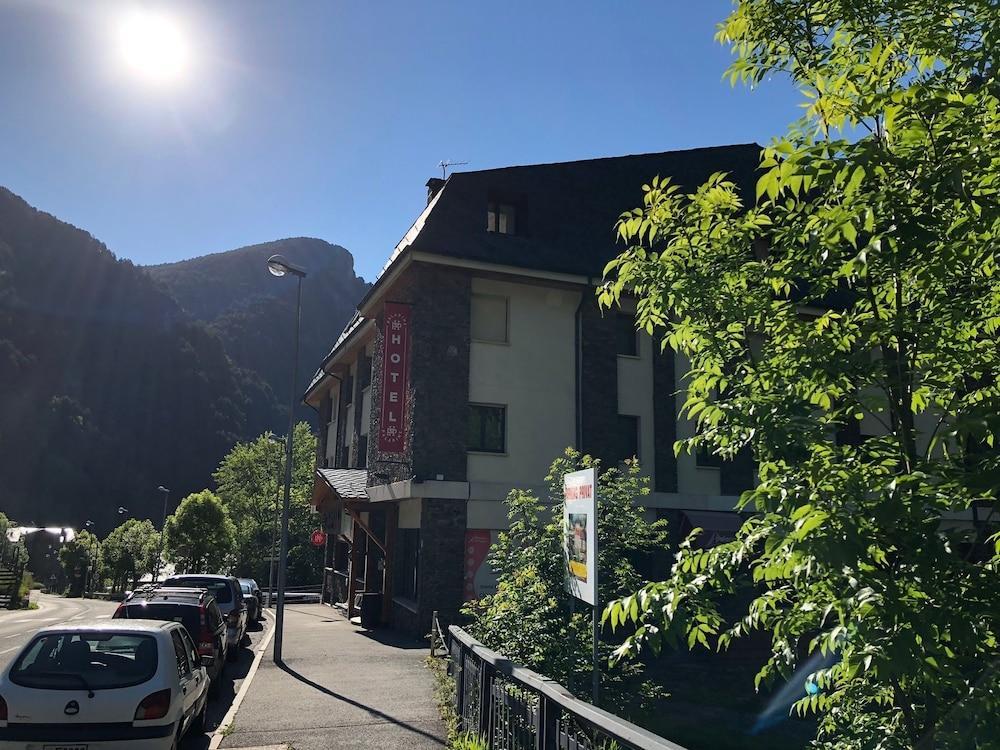 Hotel Palarine Erts Esterno foto