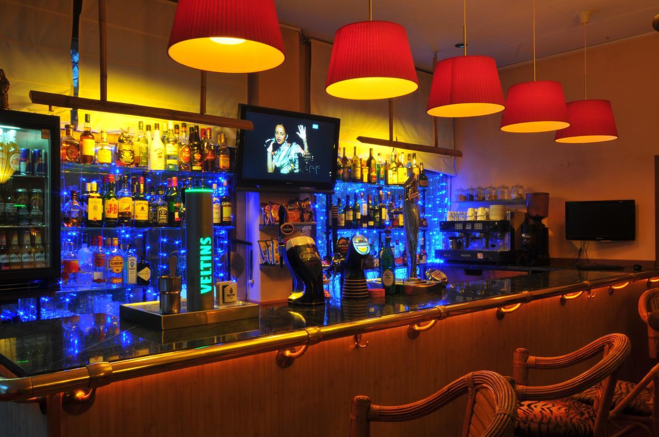 Hotel Palarine Erts Esterno foto